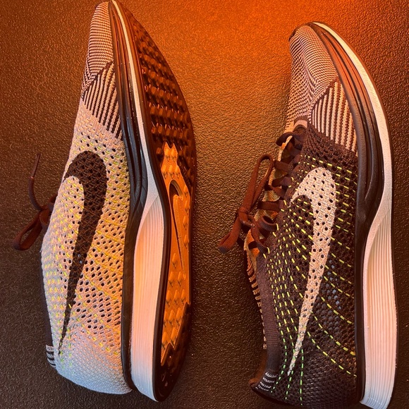 Nike Flynit Racer - Picture 2 of 4